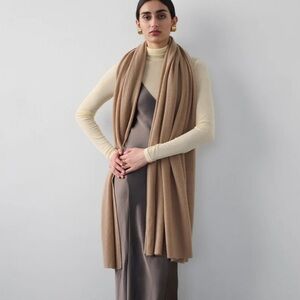 White + Warren Travel Wrap